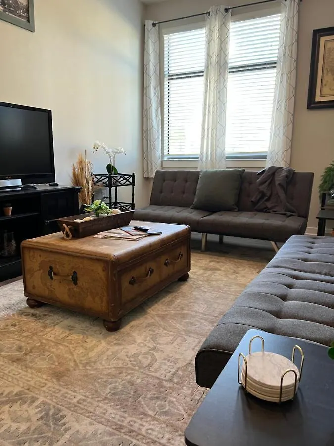 Uptown Gem Spacious Condo With Parking-Wifi-10 Min Walk To Spectrum Center Charlotte Stati Uniti